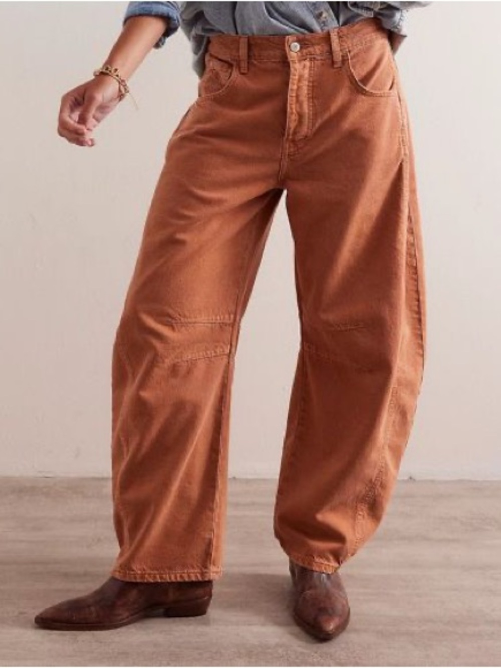 Free People Barell Jeans Size 28 NWT in rust color